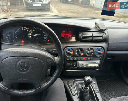 Красный Опель Омега, объемом двигателя 2.5 л и пробегом 390 тыс. км за 1800 $, фото 20 на Automoto.ua