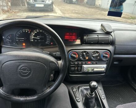 Красный Опель Омега, объемом двигателя 2.5 л и пробегом 390 тыс. км за 1800 $, фото 20 на Automoto.ua