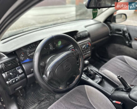 Красный Опель Омега, объемом двигателя 2 л и пробегом 301 тыс. км за 2250 $, фото 10 на Automoto.ua