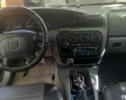 Красный Опель Омега, объемом двигателя 2 л и пробегом 140 тыс. км за 2500 $, фото 5 на Automoto.ua