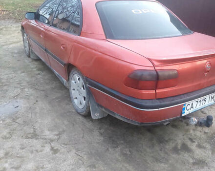 Красный Опель Омега, объемом двигателя 2 л и пробегом 240 тыс. км за 1200 $, фото 7 на Automoto.ua