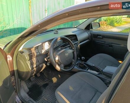 Красный Опель Омега, объемом двигателя 2.2 л и пробегом 222 тыс. км за 3500 $, фото 6 на Automoto.ua