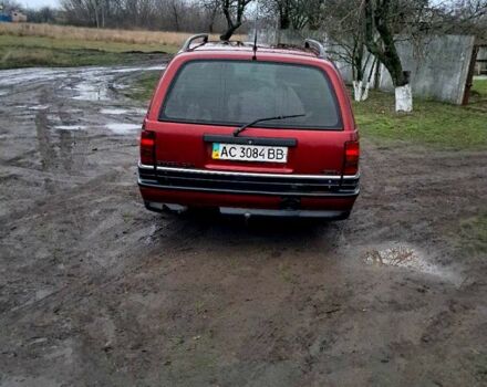 Красный Опель Омега, объемом двигателя 2 л и пробегом 0 тыс. км за 1150 $, фото 4 на Automoto.ua