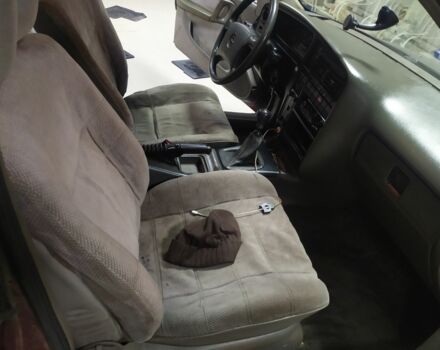 Красный Опель Омега, объемом двигателя 2 л и пробегом 100 тыс. км за 1200 $, фото 6 на Automoto.ua