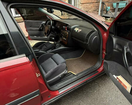 Красный Опель Омега, объемом двигателя 2 л и пробегом 321 тыс. км за 4200 $, фото 7 на Automoto.ua