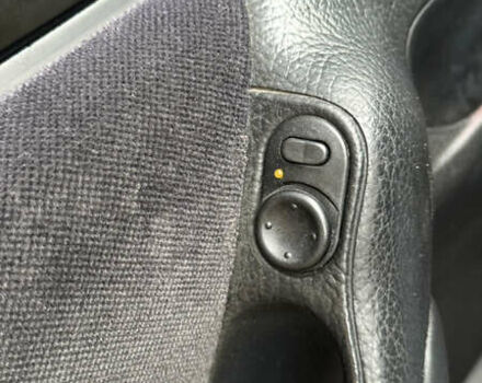 Червоний Опель Омега, об'ємом двигуна 2 л та пробігом 321 тис. км за 3000 $, фото 12 на Automoto.ua