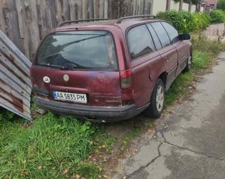 Красный Опель Омега, объемом двигателя 2 л и пробегом 300 тыс. км за 1800 $, фото 3 на Automoto.ua