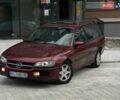 Червоний Опель Омега, об'ємом двигуна 2 л та пробігом 300 тис. км за 1500 $, фото 1 на Automoto.ua