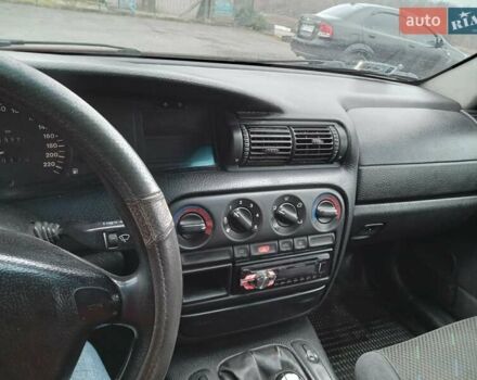 Красный Опель Омега, объемом двигателя 2 л и пробегом 317 тыс. км за 1450 $, фото 31 на Automoto.ua