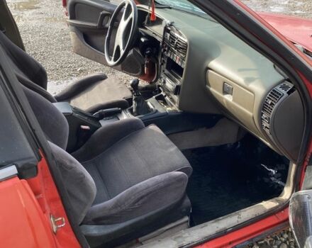 Красный Опель Омега, объемом двигателя 1.8 л и пробегом 300 тыс. км за 400 $, фото 1 на Automoto.ua