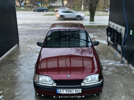 Красный Опель Омега, объемом двигателя 2 л и пробегом 3 тыс. км за 1800 $, фото 1 на Automoto.ua