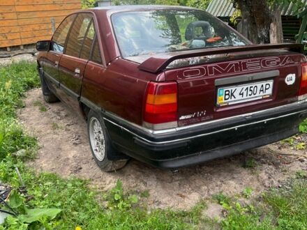 Опель Омега 1989 в Заречном на Automoto.ua Красный Опель Омега, объемом двигателя 2 л и пробегом 240 тыс. км за 1400 $, фото 1 на Automoto.ua