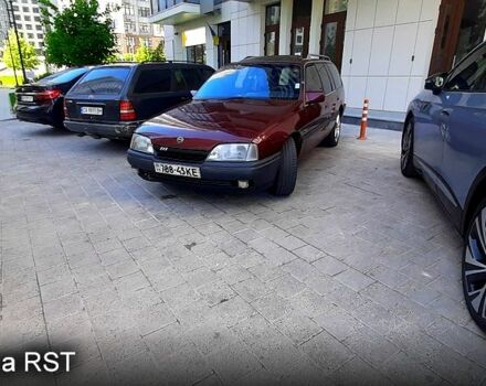 Красный Опель Омега, объемом двигателя 3 л и пробегом 0 тыс. км за 900 $, фото 1 на Automoto.ua