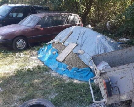 Червоний Опель Омега, об'ємом двигуна 2 л та пробігом 250 тис. км за 700 $, фото 1 на Automoto.ua
