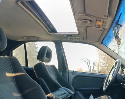 Красный Опель Омега, объемом двигателя 2 л и пробегом 280 тыс. км за 805 $, фото 1 на Automoto.ua