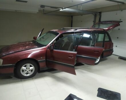 Красный Опель Омега, объемом двигателя 2 л и пробегом 100 тыс. км за 1200 $, фото 1 на Automoto.ua