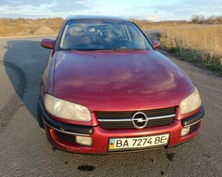 Красный Опель Омега, объемом двигателя 1.8 л и пробегом 280 тыс. км за 2000 $, фото 1 на Automoto.ua