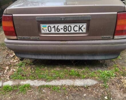 Красный Опель Омега, объемом двигателя 2 л и пробегом 230 тыс. км за 1350 $, фото 1 на Automoto.ua