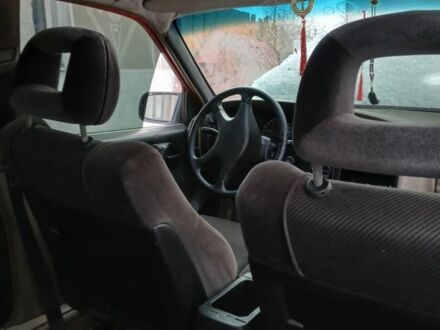 Красный Опель Омега, объемом двигателя 1.8 л и пробегом 255 тыс. км за 481 $, фото 1 на Automoto.ua