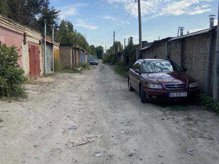 Красный Опель Омега, объемом двигателя 2.6 л и пробегом 336 тыс. км за 2000 $, фото 1 на Automoto.ua