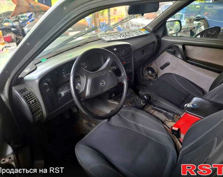 Опель Омега, объемом двигателя 2 л и пробегом 0 тыс. км за 700 $, фото 3 на Automoto.ua