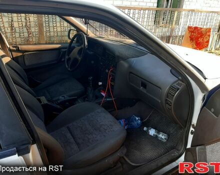 Опель Омега, объемом двигателя 2 л и пробегом 0 тыс. км за 1700 $, фото 3 на Automoto.ua