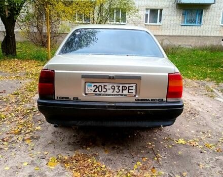 Опель Омега, об'ємом двигуна 2 л та пробігом 317 тис. км за 500 $, фото 1 на Automoto.ua