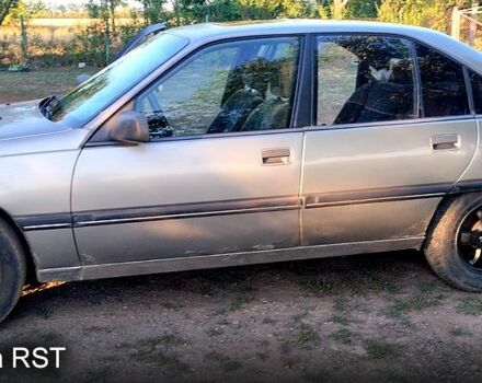Опель Омега, объемом двигателя 1.8 л и пробегом 2 тыс. км за 1000 $, фото 2 на Automoto.ua