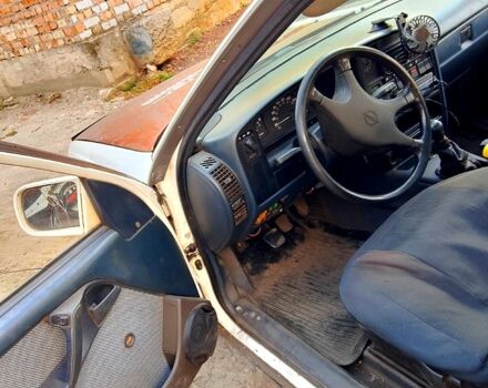 Опель Омега, об'ємом двигуна 1.8 л та пробігом 0 тис. км за 830 $, фото 3 на Automoto.ua