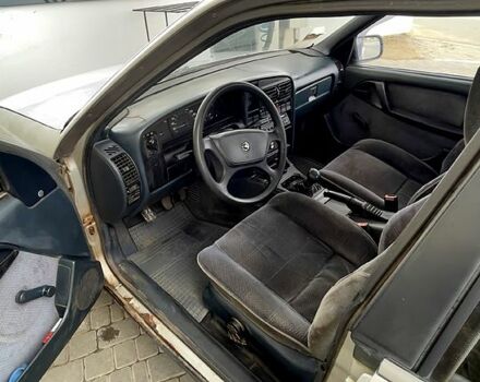Опель Омега, объемом двигателя 2 л и пробегом 0 тыс. км за 800 $, фото 1 на Automoto.ua