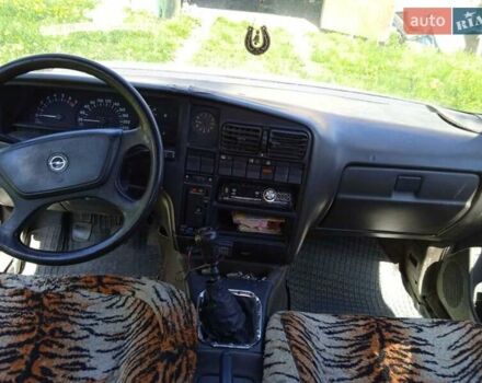 Опель Омега, об'ємом двигуна 2 л та пробігом 372 тис. км за 863 $, фото 4 на Automoto.ua