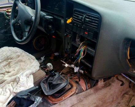 Опель Омега, об'ємом двигуна 2 л та пробігом 300 тис. км за 500 $, фото 3 на Automoto.ua