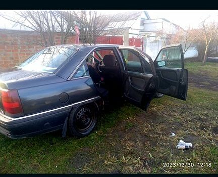 Опель Омега, объемом двигателя 20 л и пробегом 400 тыс. км за 1560 $, фото 6 на Automoto.ua