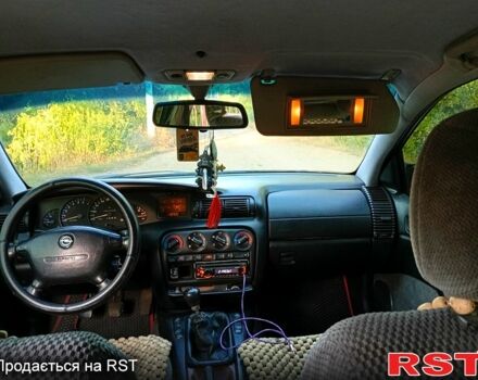 Опель Омега, объемом двигателя 2 л и пробегом 464 тыс. км за 2500 $, фото 6 на Automoto.ua