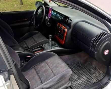 Опель Омега, объемом двигателя 2 л и пробегом 280 тыс. км за 2400 $, фото 7 на Automoto.ua