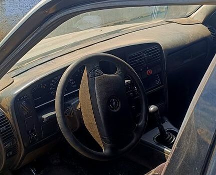 Опель Омега, об'ємом двигуна 2 л та пробігом 0 тис. км за 1000 $, фото 1 на Automoto.ua