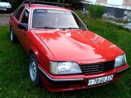 Опель Омега 1980 у Дніпро (Дніпропетровську) на Automoto.ua Опель Омега, об'ємом двигуна 30 л та пробігом 300 тис. км за 3000 $, фото 1 на Automoto.ua