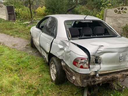 Опель Омега, об'ємом двигуна 0 л та пробігом 300 тис. км за 700 $, фото 1 на Automoto.ua