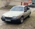 Желтый Опель Омега, объемом двигателя 2 л и пробегом 400 тыс. км за 1149 $, фото 1 на Automoto.ua