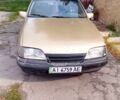 Жовтий Опель Омега, об'ємом двигуна 2 л та пробігом 0 тис. км за 600 $, фото 1 на Automoto.ua