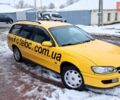 Жовтий Опель Омега, об'ємом двигуна 2 л та пробігом 248 тис. км за 3500 $, фото 2 на Automoto.ua