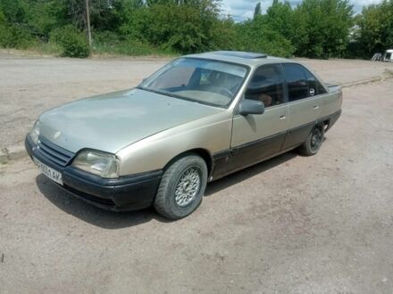 Опель Омега 1990 в Хороле на Automoto.ua Желтый Опель Омега, объемом двигателя 2 л и пробегом 300 тыс. км за 797 $, фото 1 на Automoto.ua