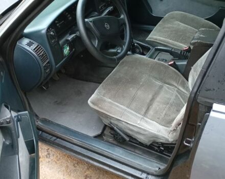 Сірий Опель Омега, об'ємом двигуна 2 л та пробігом 150 тис. км за 713 $, фото 12 на Automoto.ua