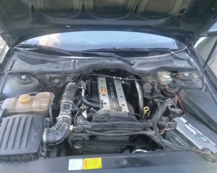 Сірий Опель Омега, об'ємом двигуна 2 л та пробігом 360 тис. км за 2300 $, фото 4 на Automoto.ua