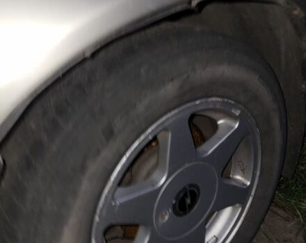 Серый Опель Омега, объемом двигателя 2 л и пробегом 350 тыс. км за 600 $, фото 1 на Automoto.ua