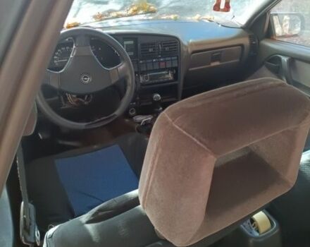 Опель Омега 1988 в Кривом Роге на Automoto.ua Серый Опель Омега, объемом двигателя 2 л и пробегом 1 тыс. км за 598 $, фото 4 на Automoto.ua