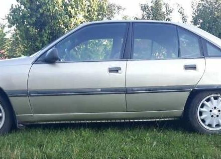 Сірий Опель Омега, об'ємом двигуна 2 л та пробігом 305 тис. км за 1750 $, фото 5 на Automoto.ua