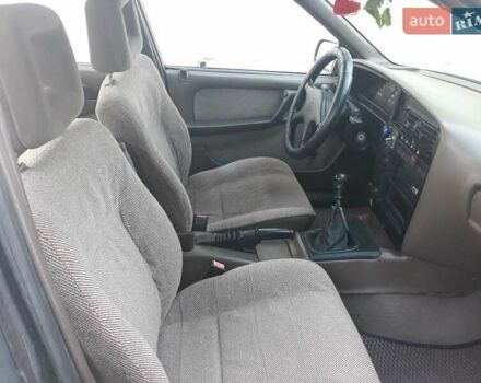 Сірий Опель Омега, об'ємом двигуна 2 л та пробігом 305 тис. км за 1750 $, фото 9 на Automoto.ua