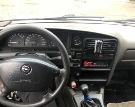 Серый Опель Омега, объемом двигателя 1.8 л и пробегом 325 тыс. км за 1400 $, фото 9 на Automoto.ua