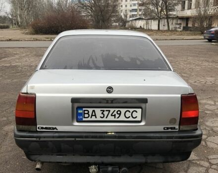 Серый Опель Омега, объемом двигателя 1.8 л и пробегом 325 тыс. км за 1400 $, фото 4 на Automoto.ua